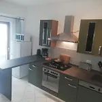 Nevija E Natale Opric
