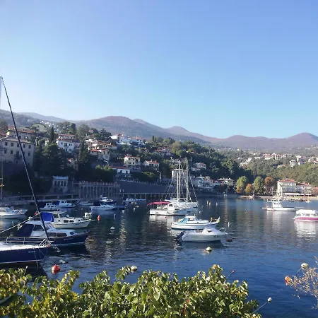 Nevija E Natale 아파트 Opric