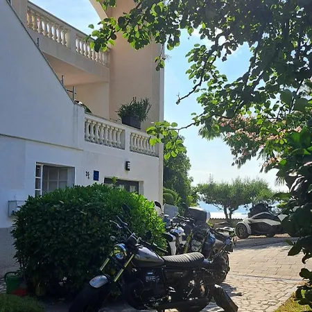 Nevija E Natale 아파트 Opric