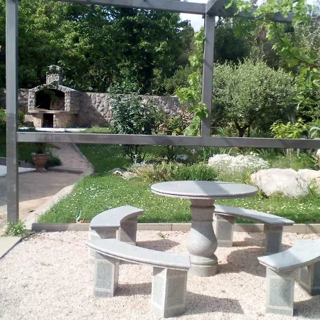 Nevija E Natale 아파트