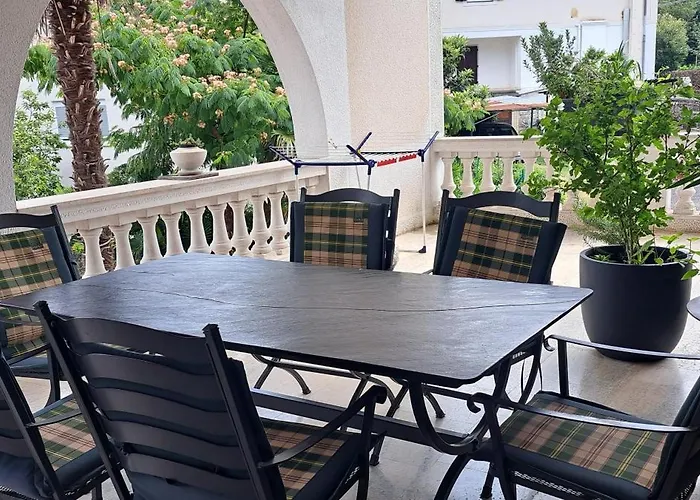 Nevija E Natale アパート *