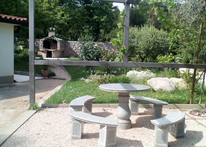 Nevija E Natale アパート